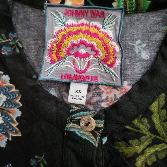 Johnny Was Embroidered & Floral Pattern Top Lot. - Picture 8 of 16